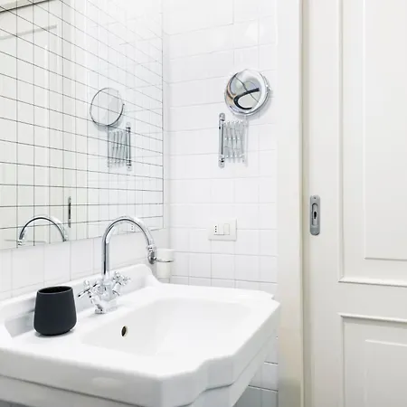 Apartament Lovely On The Navigli River By Easylife *